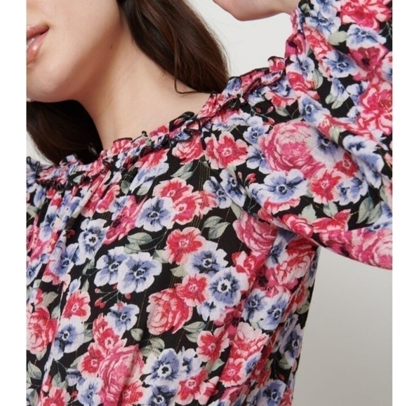 Dynamite Printed Off-the-Shoulder Blouse - Picture 3 of 10